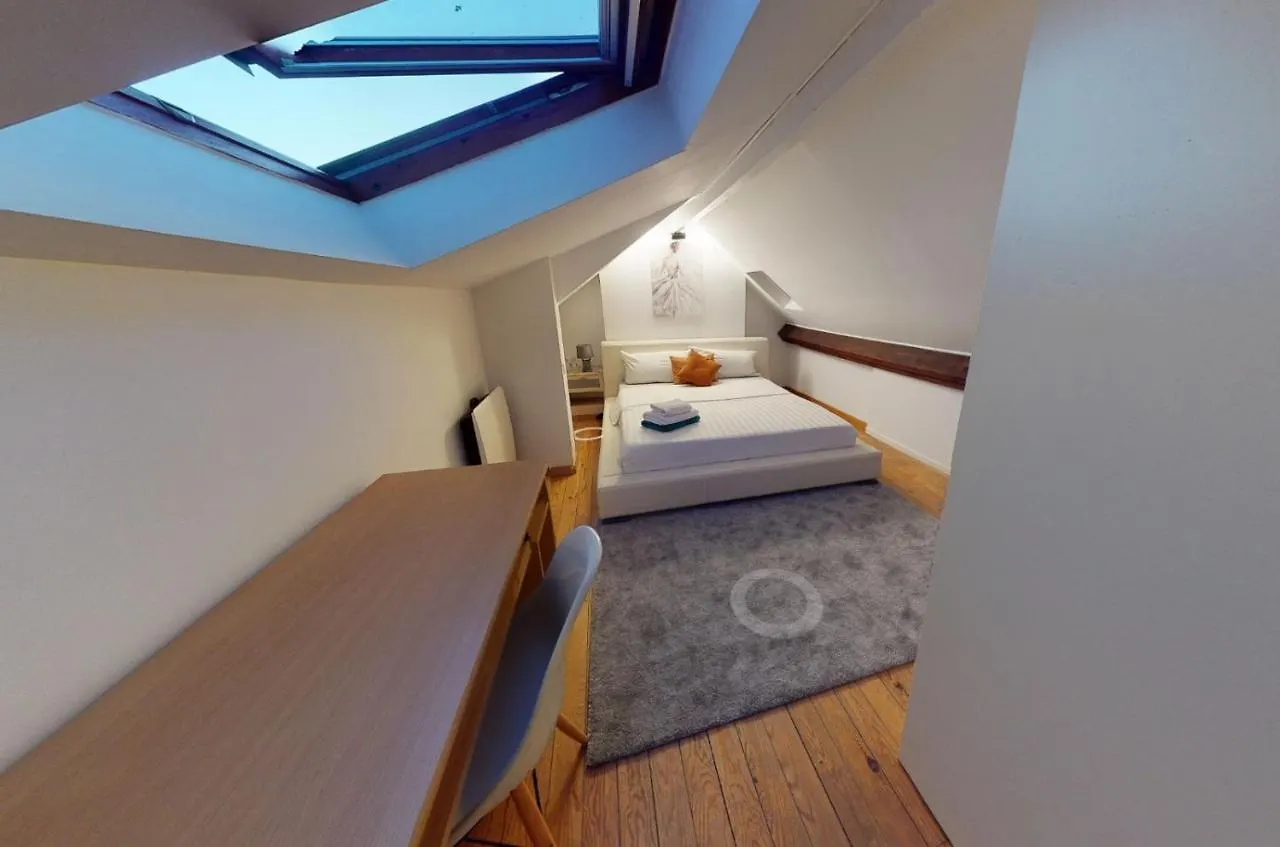 2 Bedroom Apartment With A Rooftop Terrace On 3Rd Floor Bruxelles Belgique
