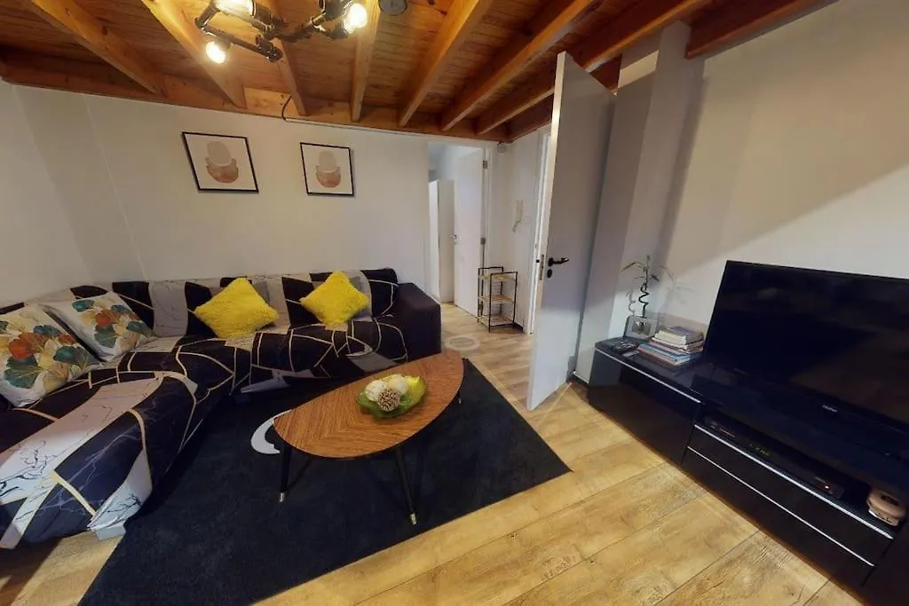 2 Bedroom Apartment With A Rooftop Terrace On 3Rd Floor Bruxelles Belgique