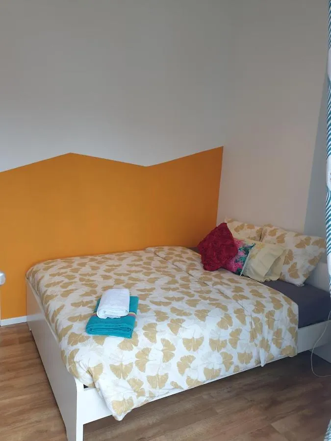 2 Bedroom Apartment With A Rooftop Terrace On 3Rd Floor Bruxelles