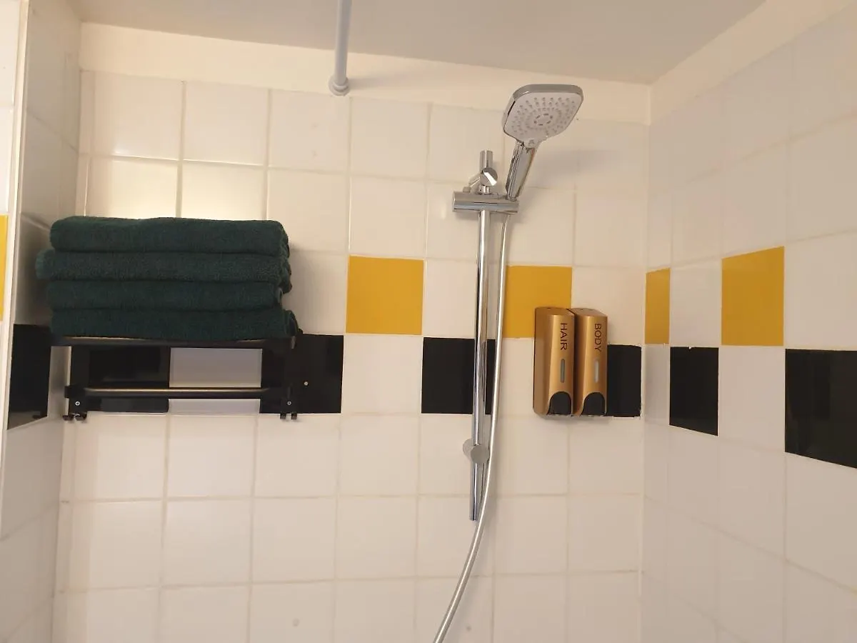 2 Bedroom Apartment With A Rooftop Terrace On 3Rd Floor Bruxelles